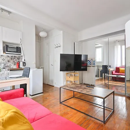 Heart Of - - 2p - Invalides Free Netflix Apartament *